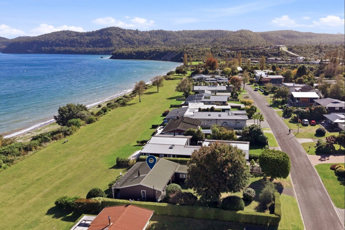 10 Nisbet Terrace, Kinloch, Taupō - Carousel 2