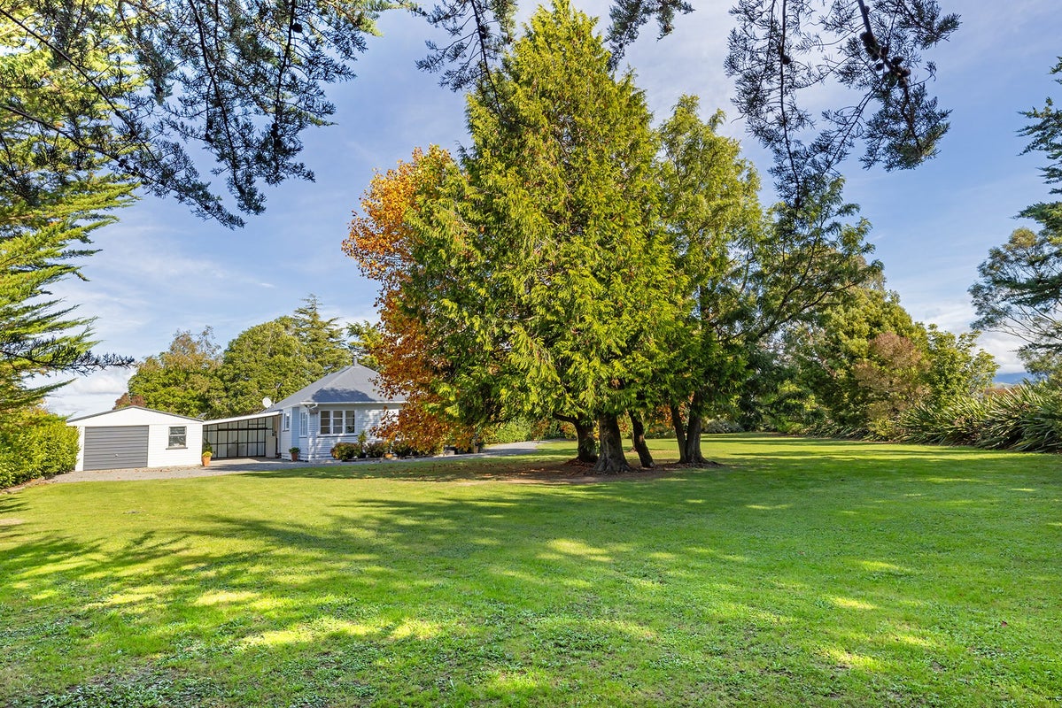 21 Donovans Road, Masterton, Masterton, Wellington - Carousel 33