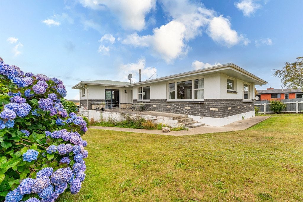 78 Weston Road, Waiareka Junction, Oamaru - Carousel 1