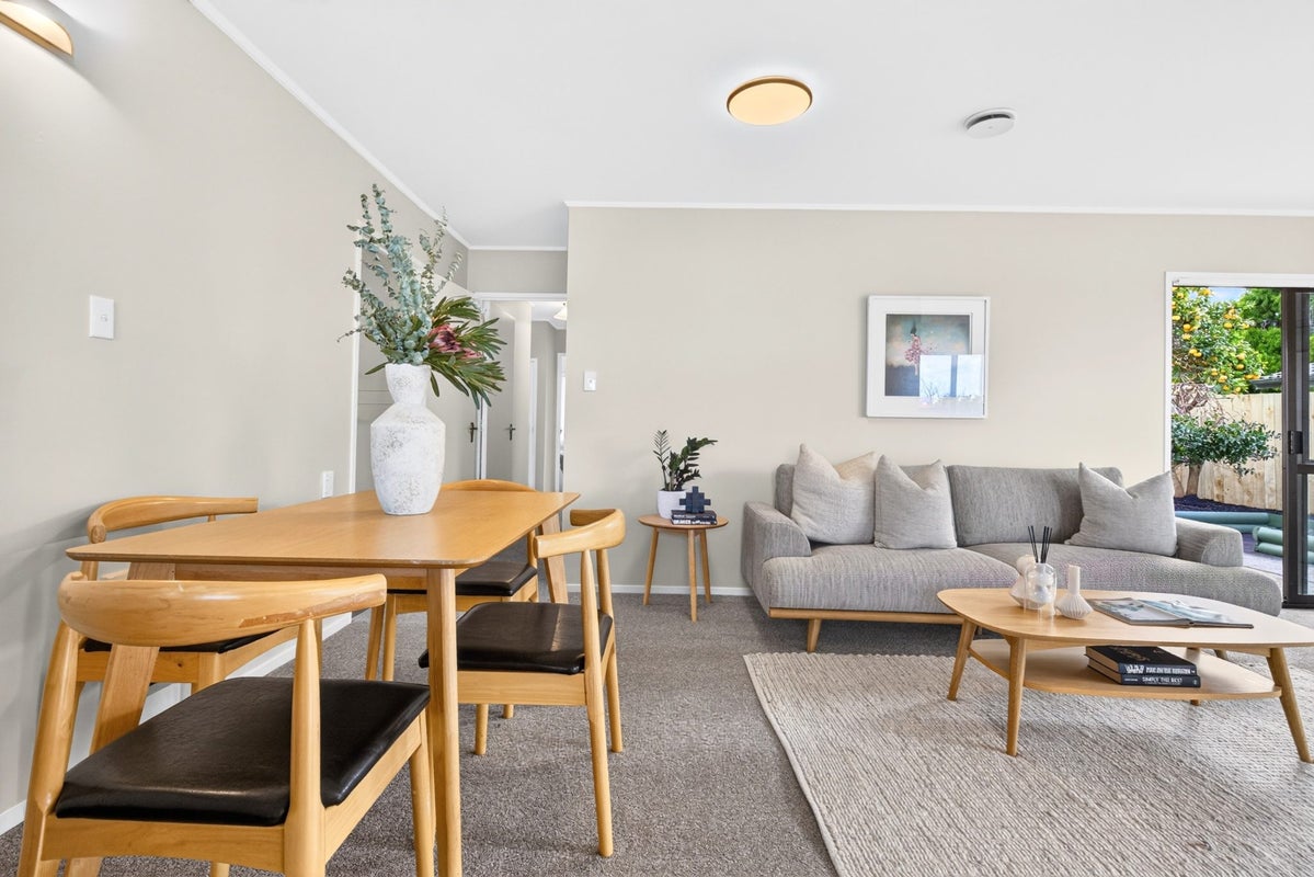 1 Palomino Drive, Henderson, Auckland - Carousel 2