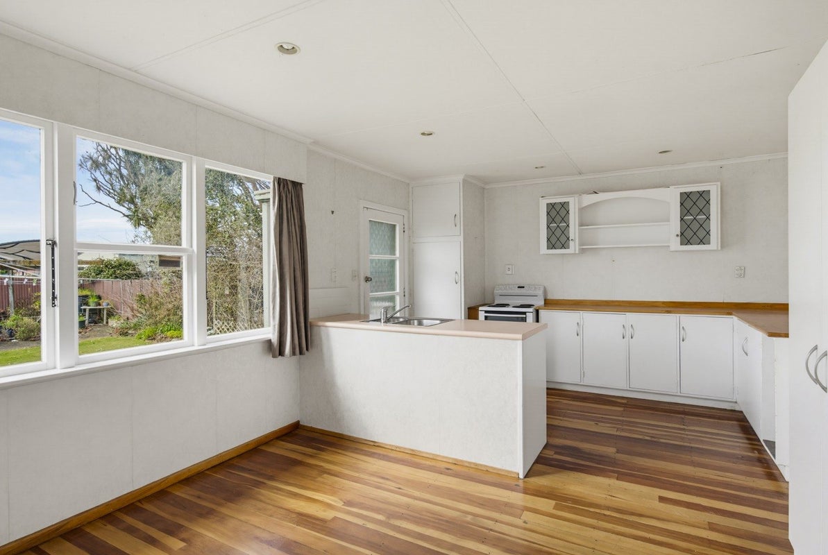 12 Collingwood Street, Levin, Levin - Carousel 2