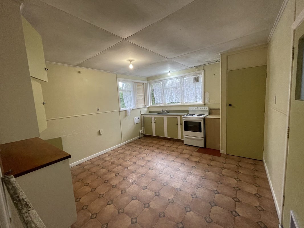 1468 Hinemoa Street, Rotorua - Carousel 2