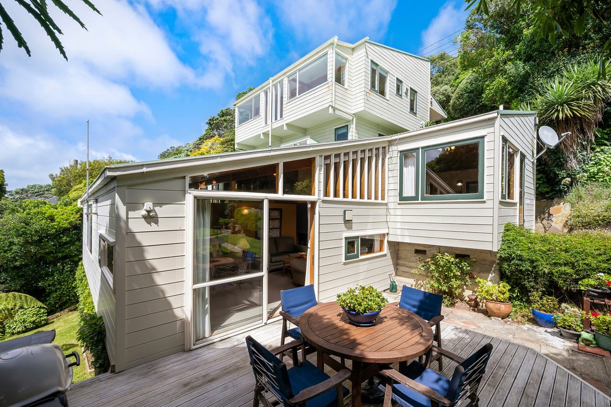 79 Nicholson Road, Khandallah, Wellington - Carousel 1