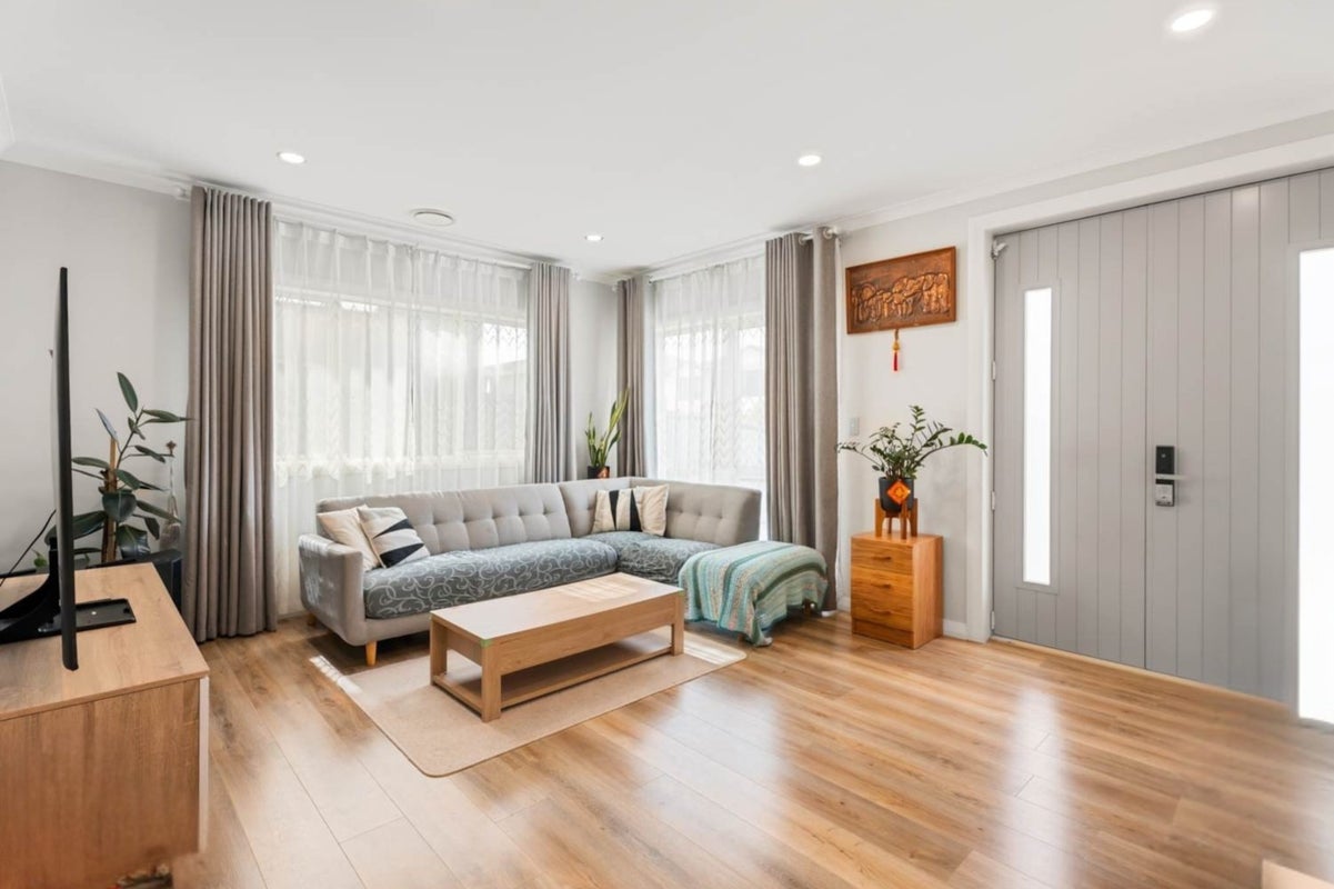 4 Carrygawley Road, Flat Bush, Auckland - Carousel 2