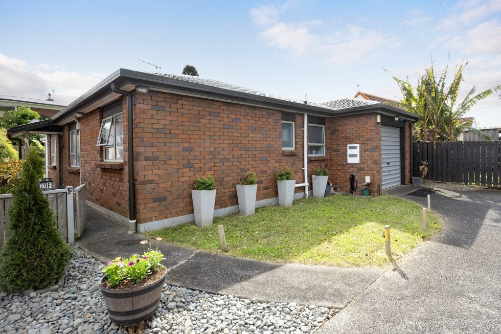 37F Brookfield Avenue, Onehunga, Auckland - Carousel 2