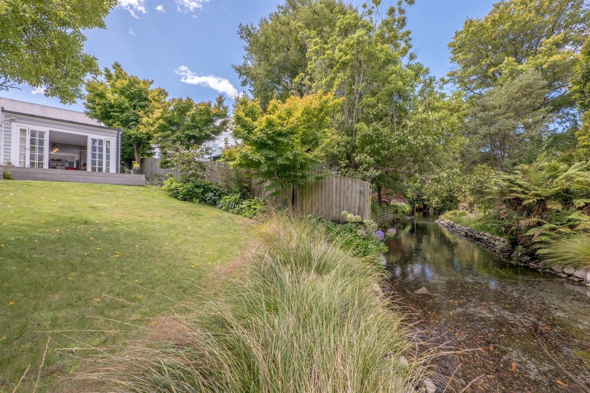 20 Royds Street, Fendalton, Christchurch - Carousel 20