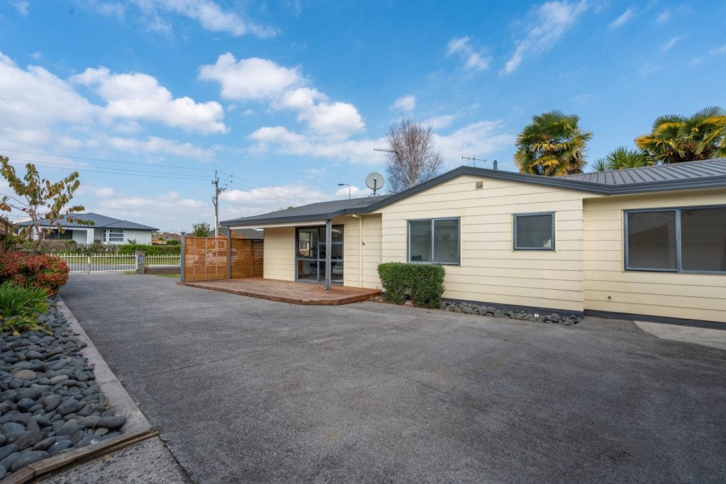 90 Dixon Road, Glenview, Hamilton - Carousel 17