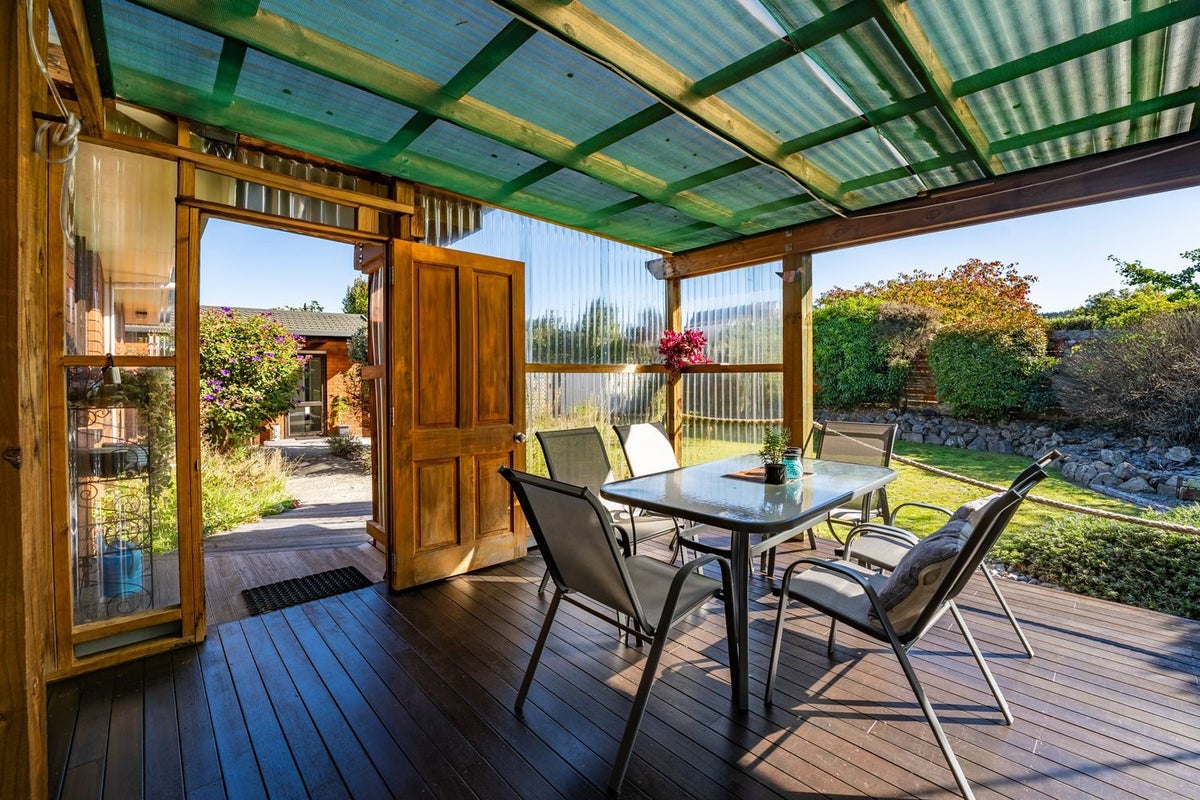 4 Franklyn Close, Wakefield - Carousel 2