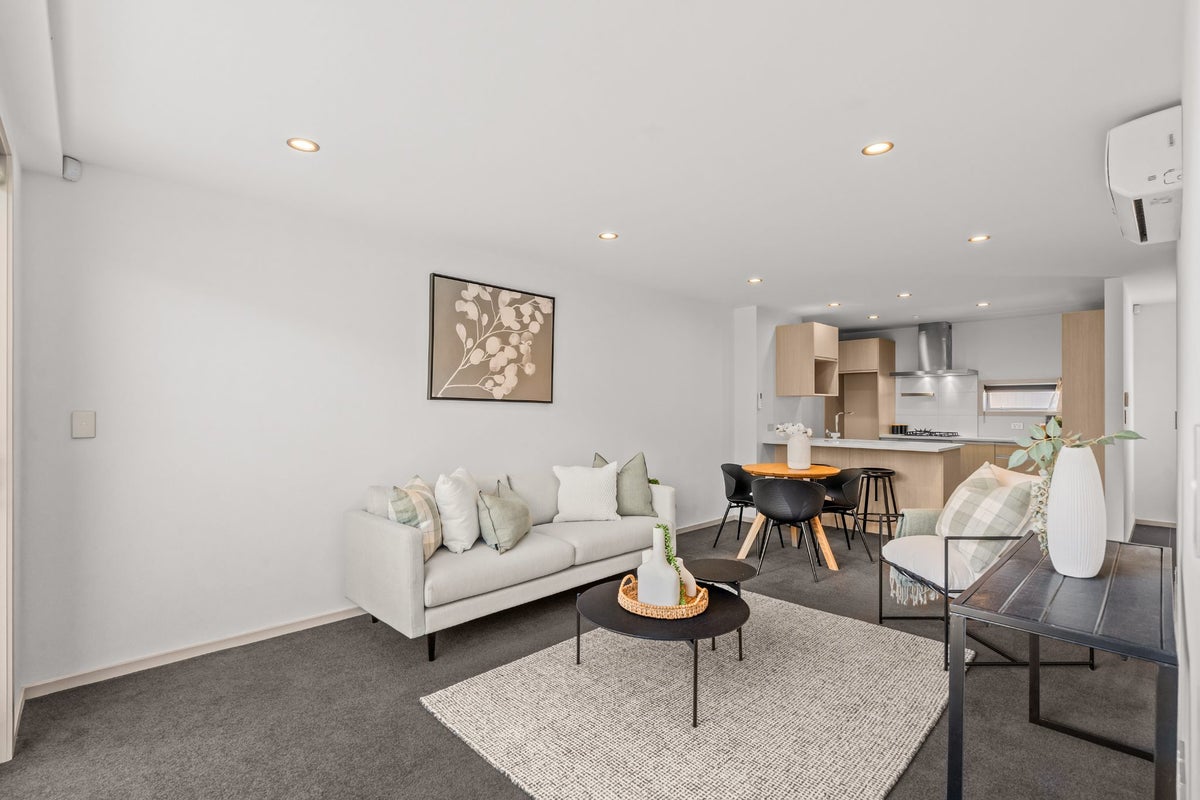 2/372 Worcester Street, Linwood, Christchurch - Carousel 1