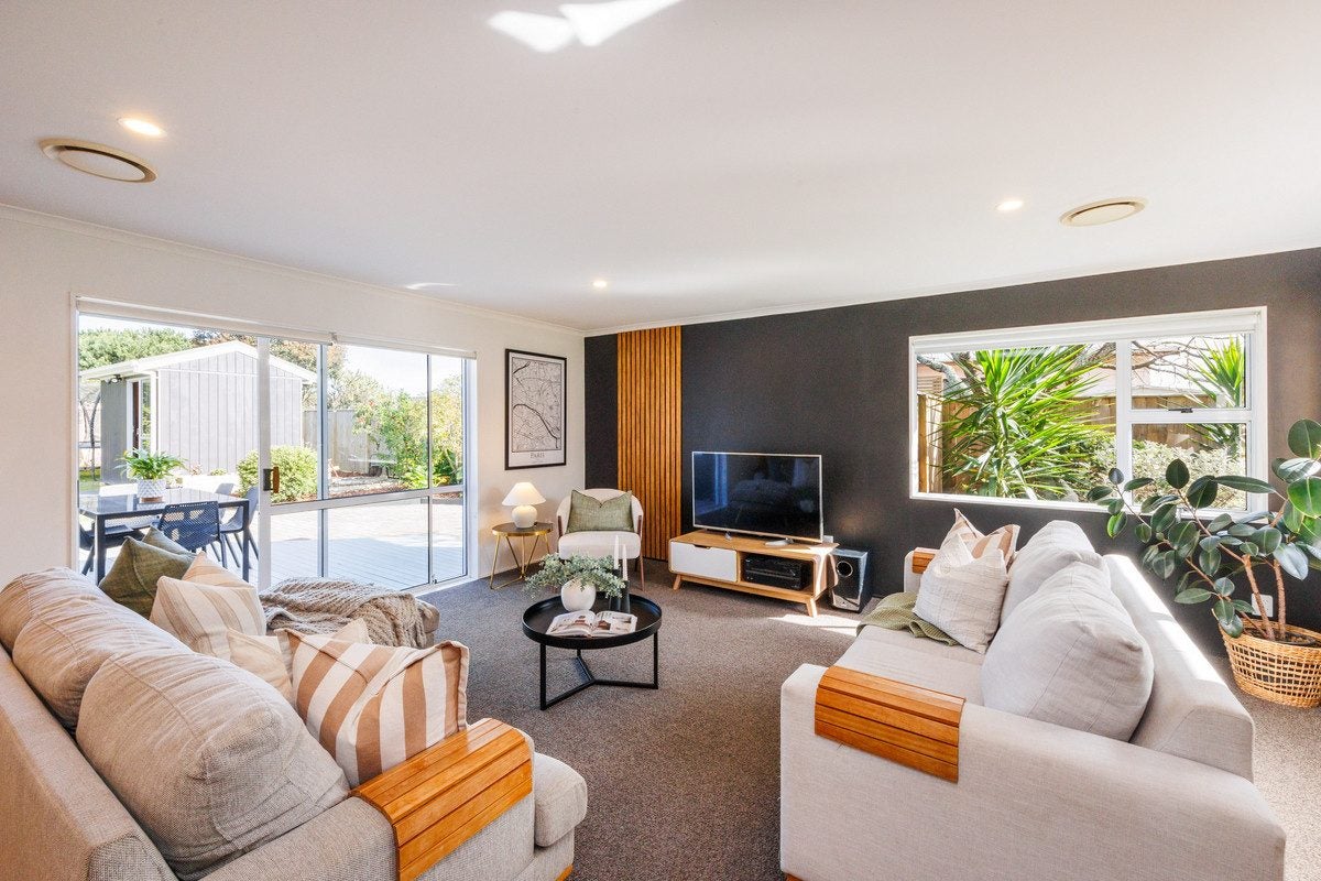4 Gladys Place, Kelvin Grove, Palmerston North - Carousel 2
