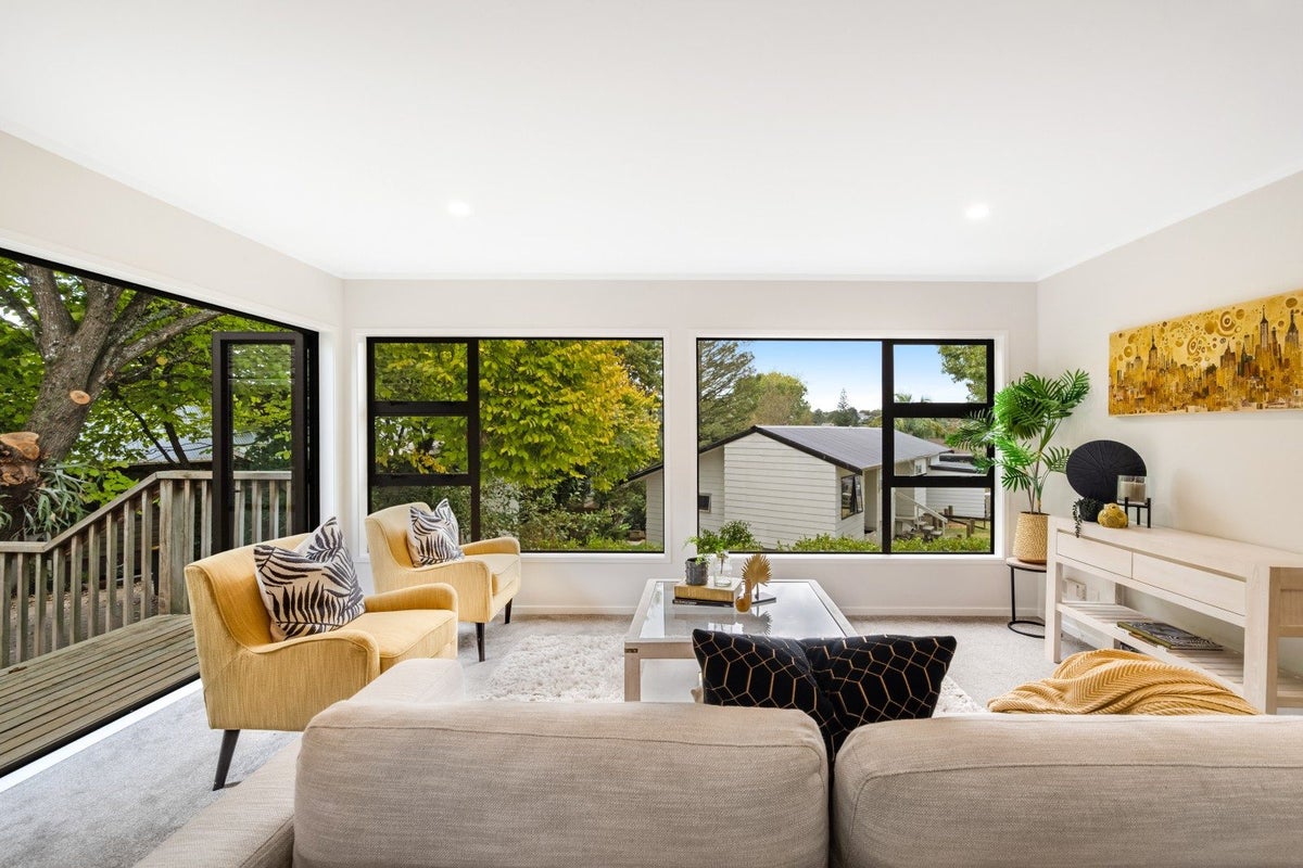 54 Robbies Road, Shelly Park, Auckland - Carousel 2