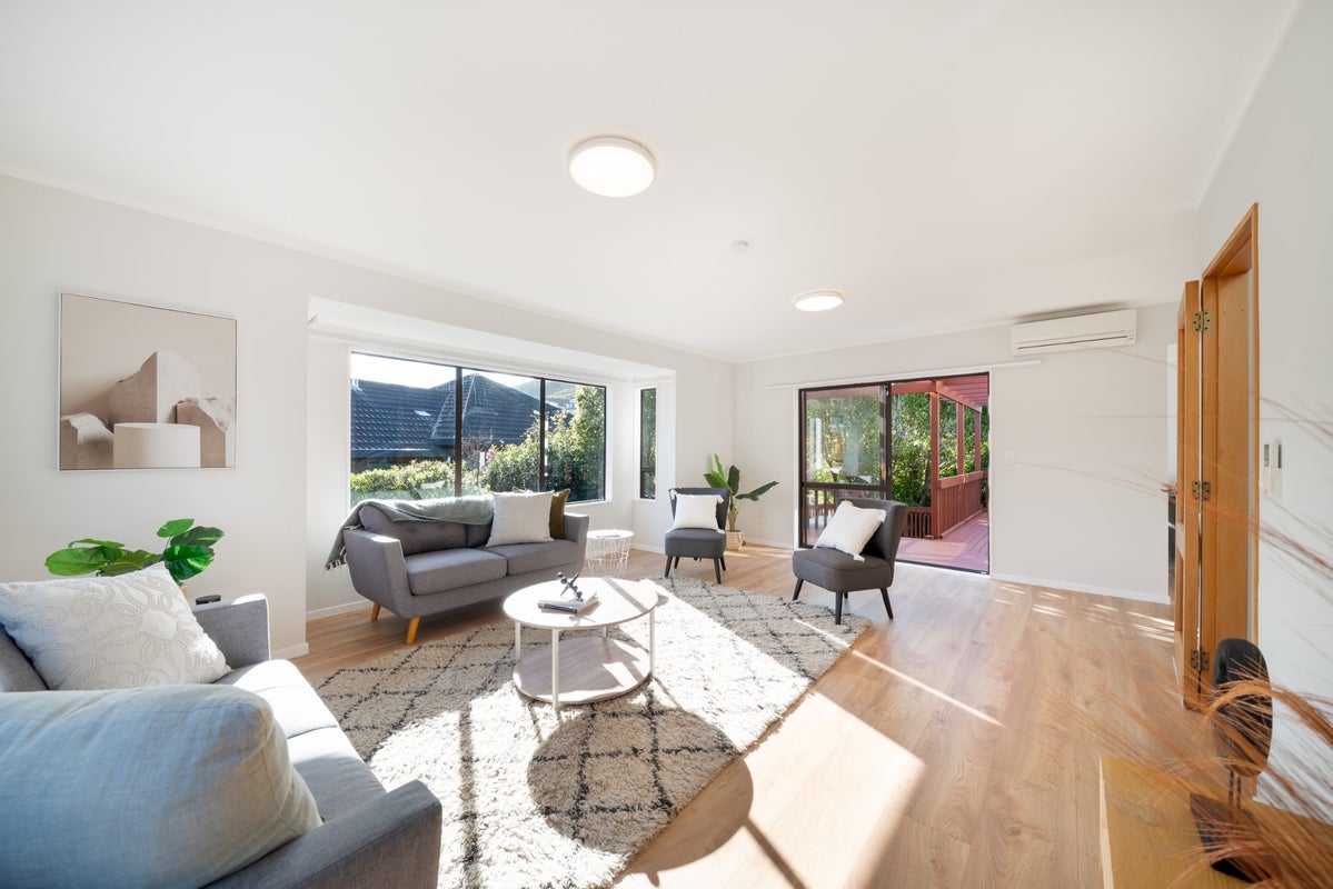 12 Longmont Terrace, Churton Park, Wellington - Carousel 2