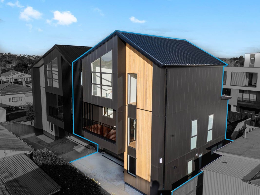 17C Walmer Road, Point Chevalier, Auckland - Carousel 1