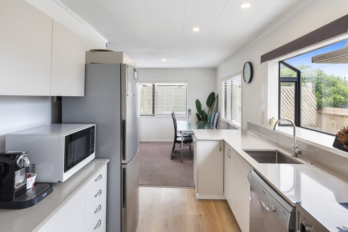 64 Effingham Street, North New Brighton, Christchurch - Carousel 2