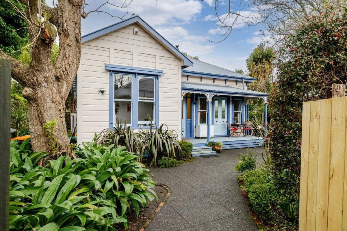 6B Rolleston Street, Hokowhitu, Palmerston North - Carousel 1