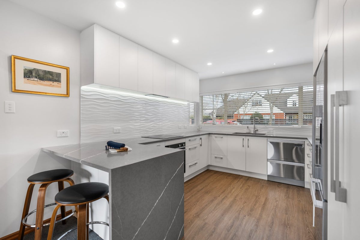 3 Berkshire Drive, Avonhead, Christchurch - Carousel 2