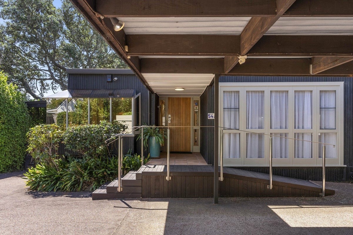 54A Stanley Point Road, Stanley Point, Auckland - Carousel 2