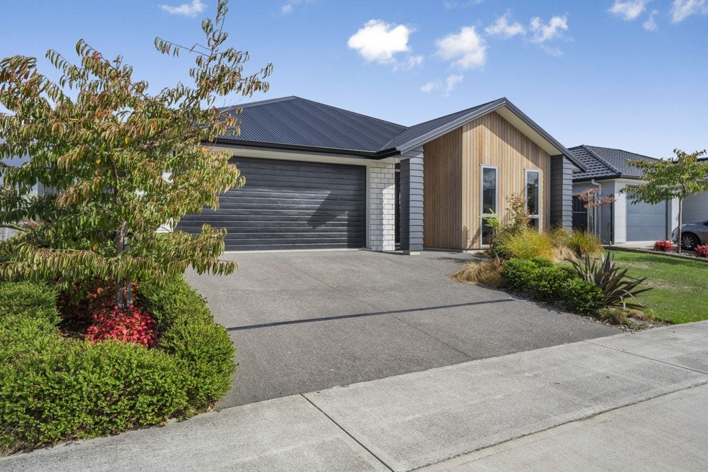 59 Buddle Road, Trentham, Upper Hutt - Carousel 1