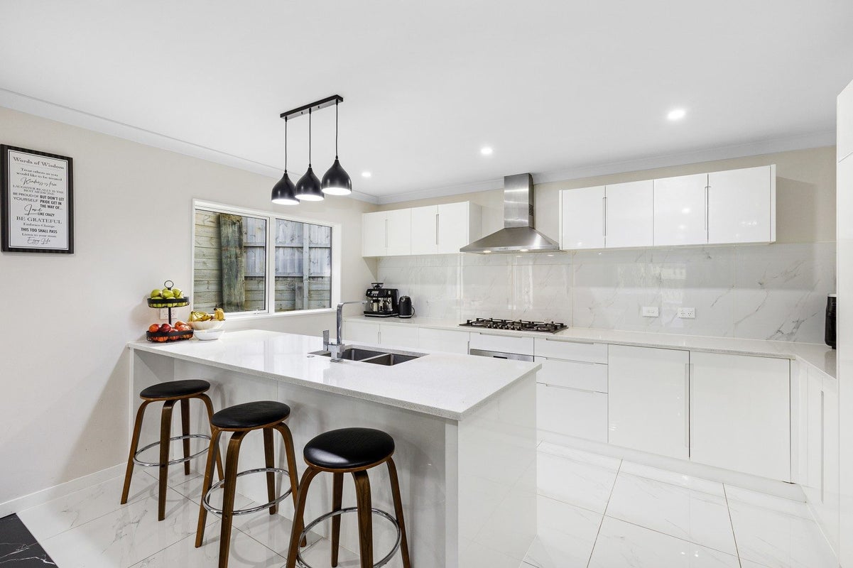 6 Lindis Lane, Kelson, Lower Hutt - Carousel 1