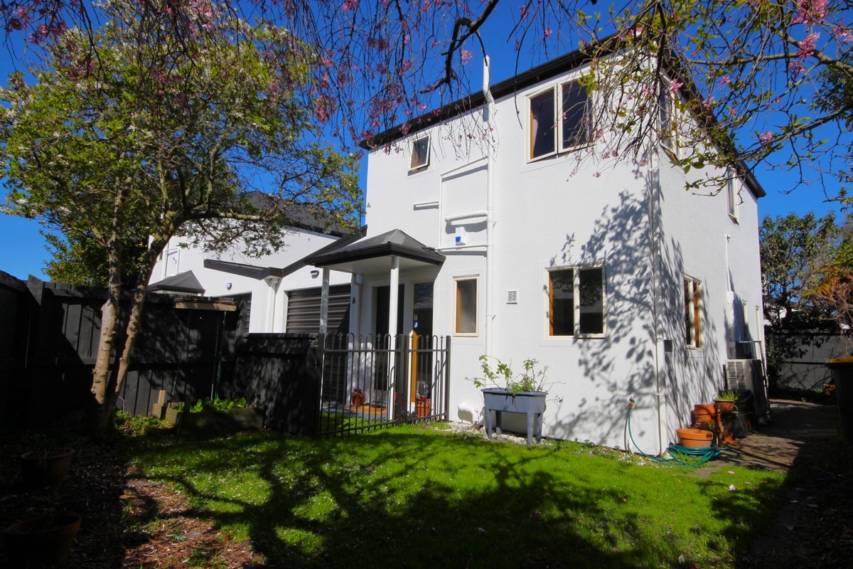 2/24 Buffon Street, Waltham, Christchurch - Carousel 2