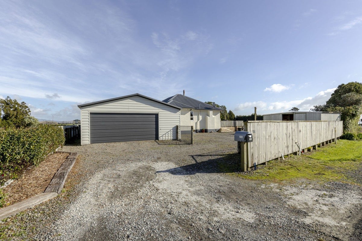 264 Egmont Road, Hillsborough, New Plymouth - Carousel 32