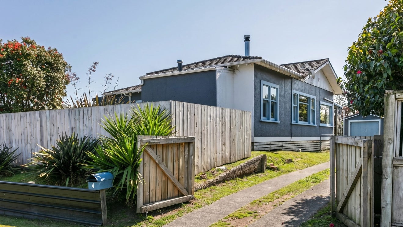 4 Elsthorpe Avenue, Mangapapa, Gisborne - Carousel 1