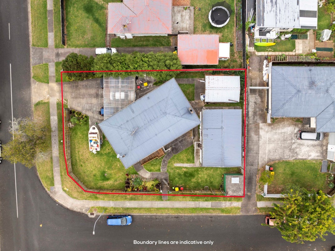 64 Megan Avenue, Pakuranga Heights, Auckland - Carousel 1