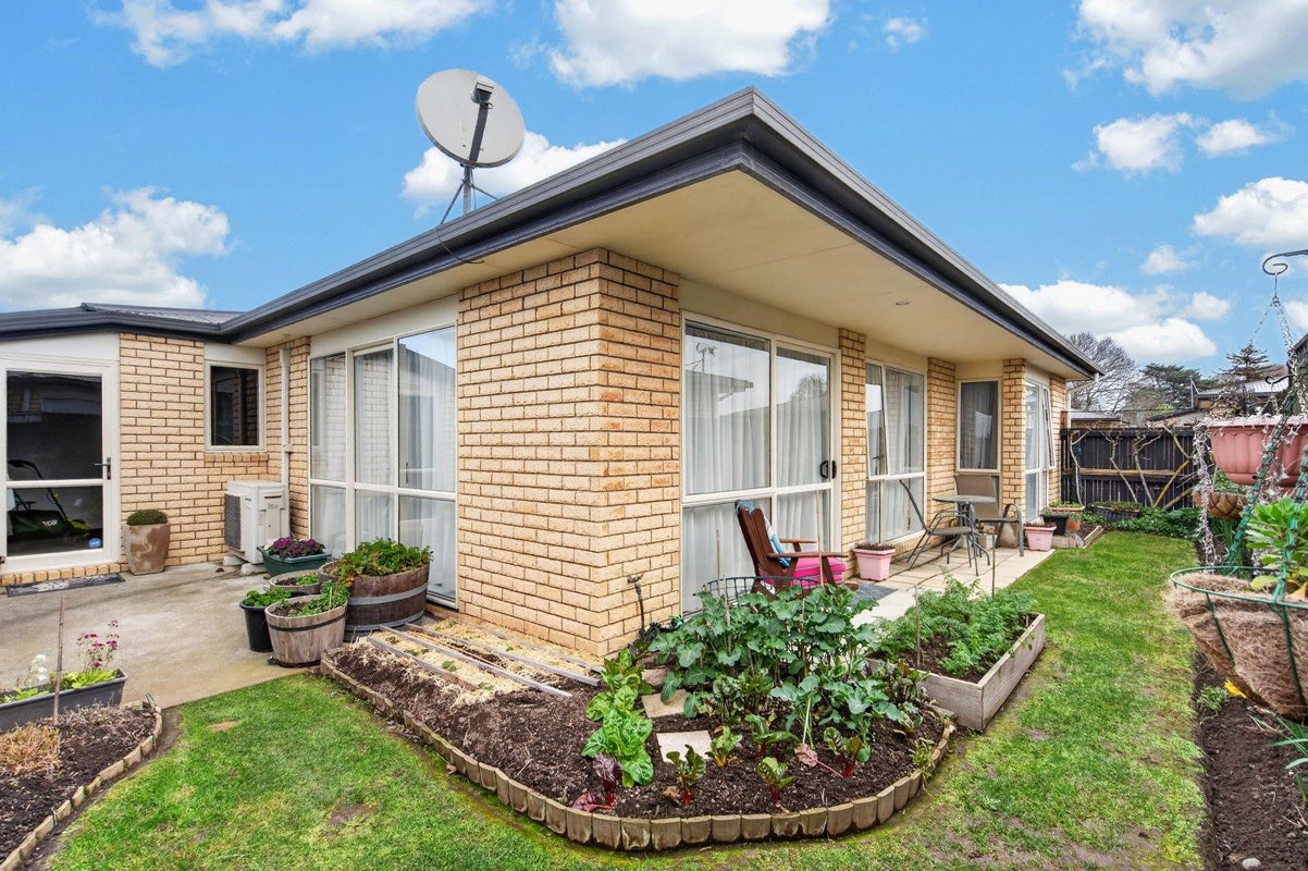 5/13 Sylvan Street, Hillmorton, Christchurch - Carousel 1