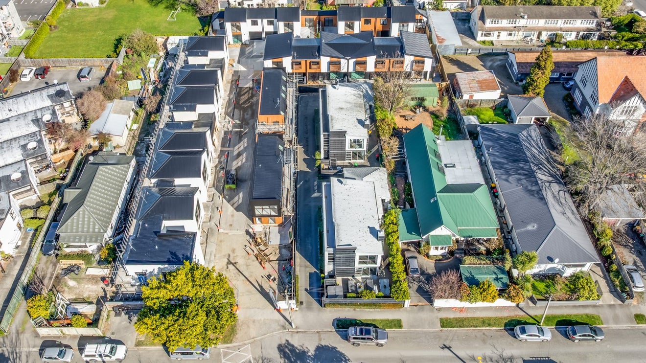 13/130 Holly Road, St Albans, Christchurch - Carousel 1