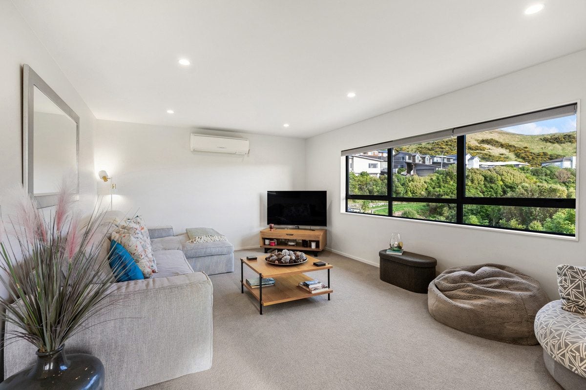 100 Mclintock Street, Johnsonville, Wellington - Carousel 2
