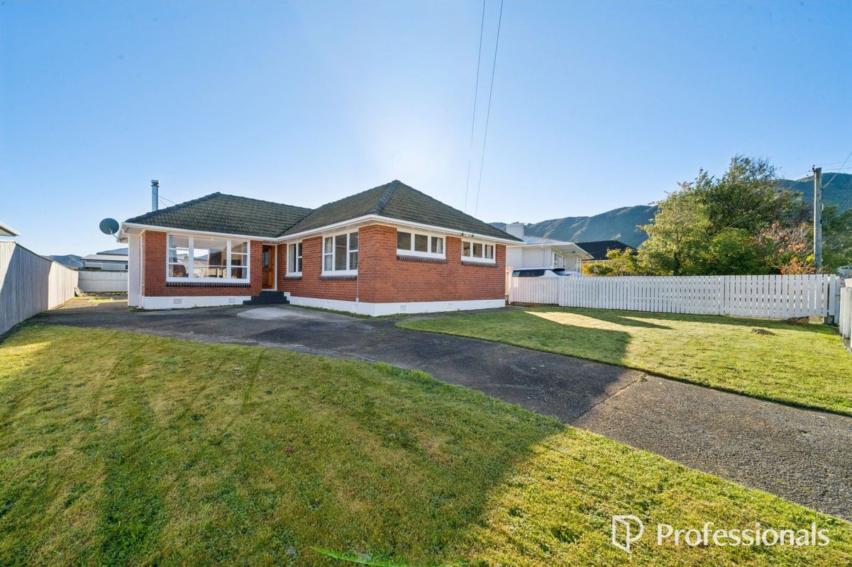 38 Russell Road, Wainuiomata, Lower Hutt - Carousel 1