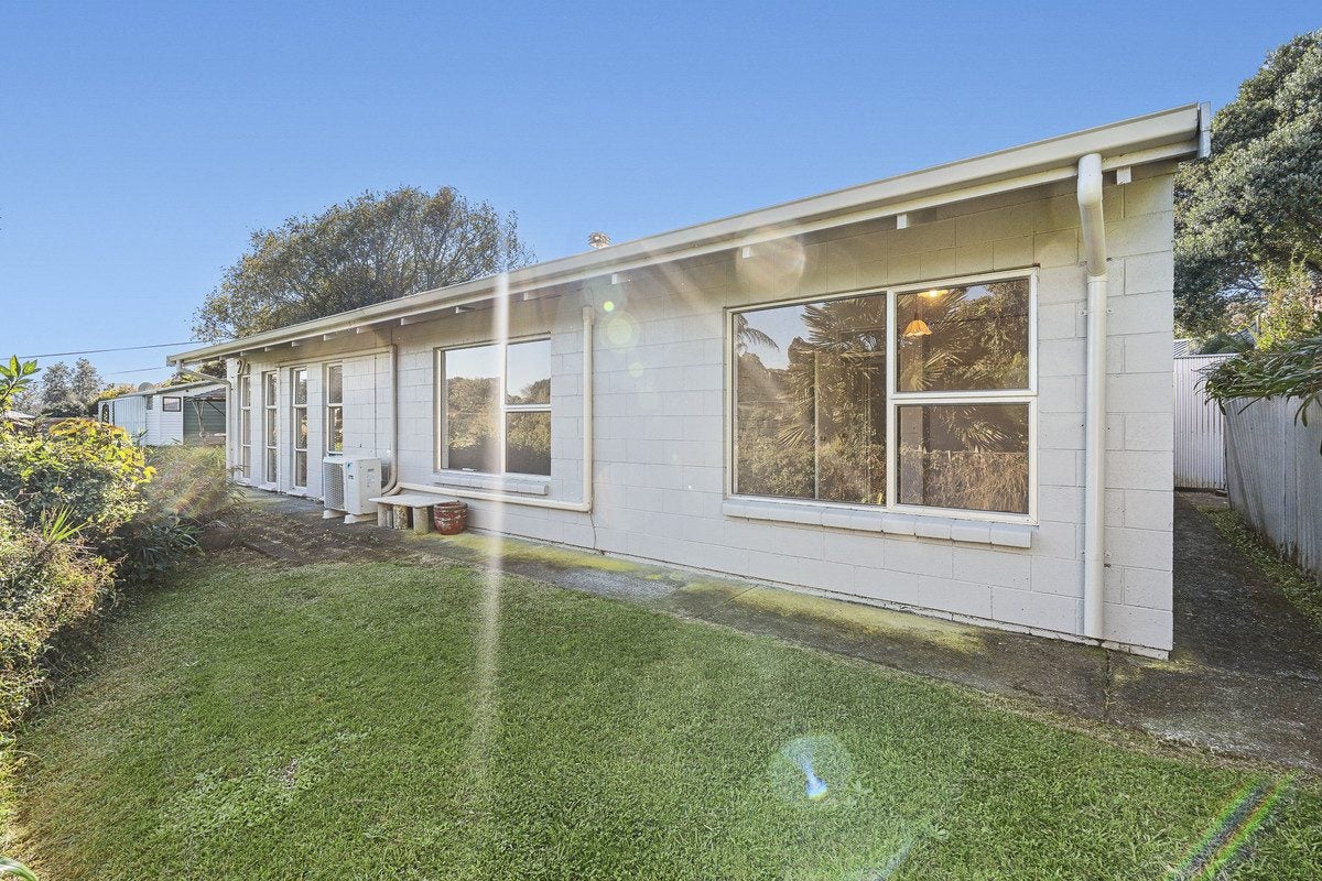 27D Lorna Street, Lynmouth, New Plymouth - Carousel 1