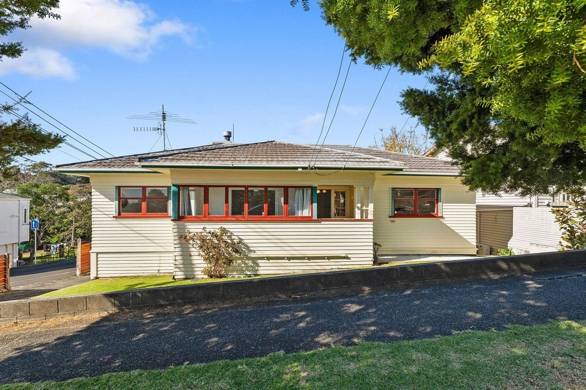 13 Akarana Avenue, Mount Roskill, Auckland - Carousel 1