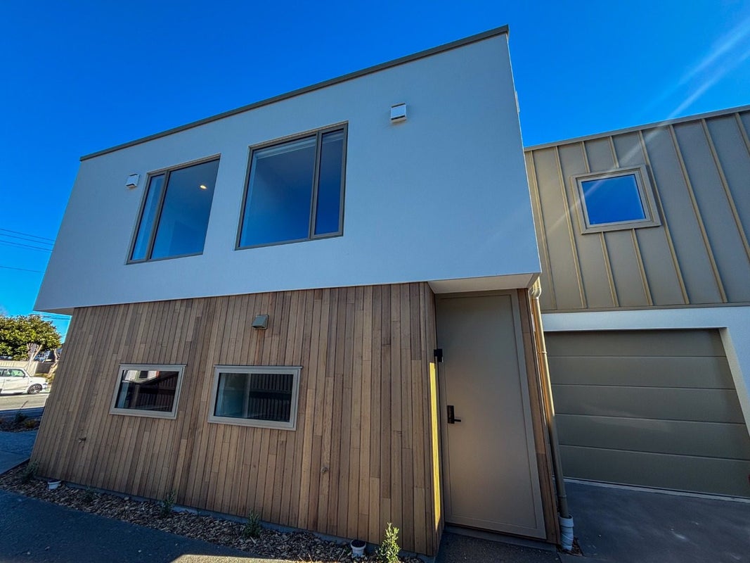 2/149 Edgeware Road, St Albans, Christchurch - Carousel 1