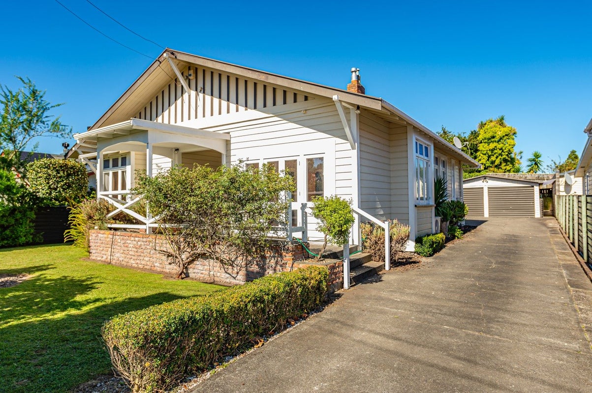 5 Mason Terrace, Gonville, Whanganui - Carousel 1