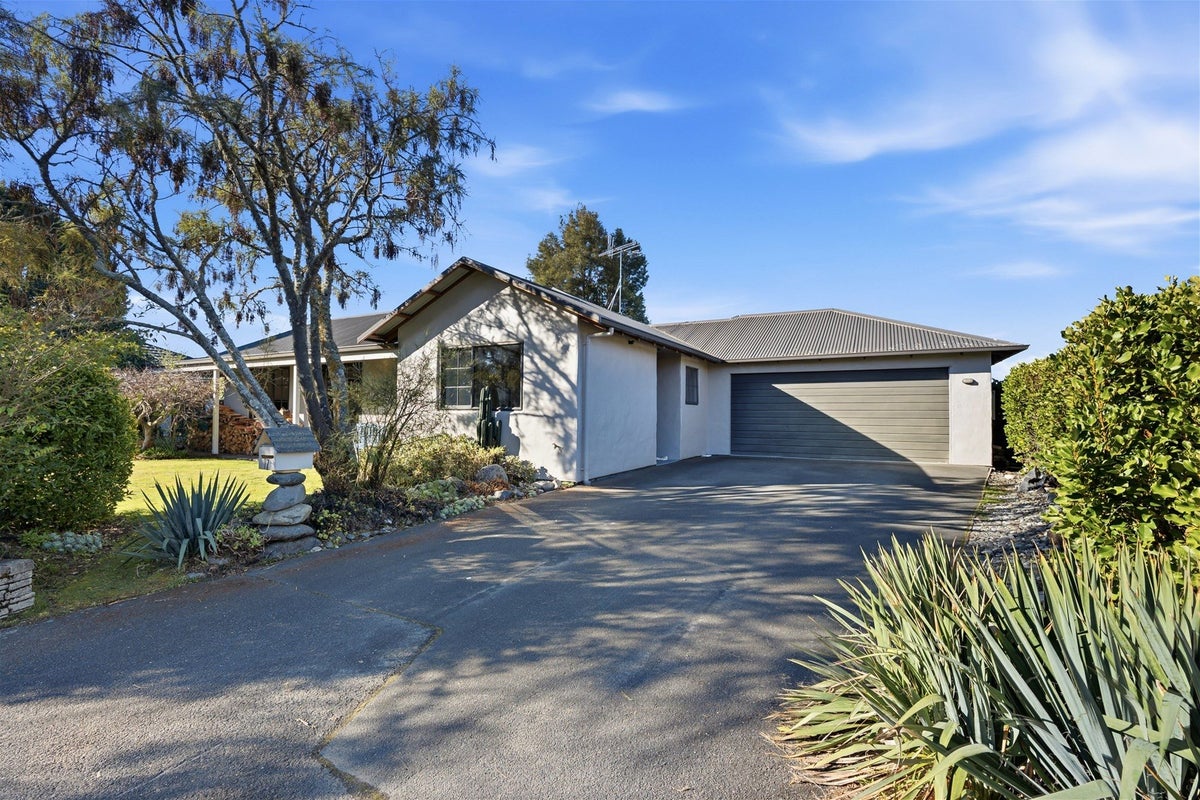 17 Parkerfield Place, Motueka - Carousel 1