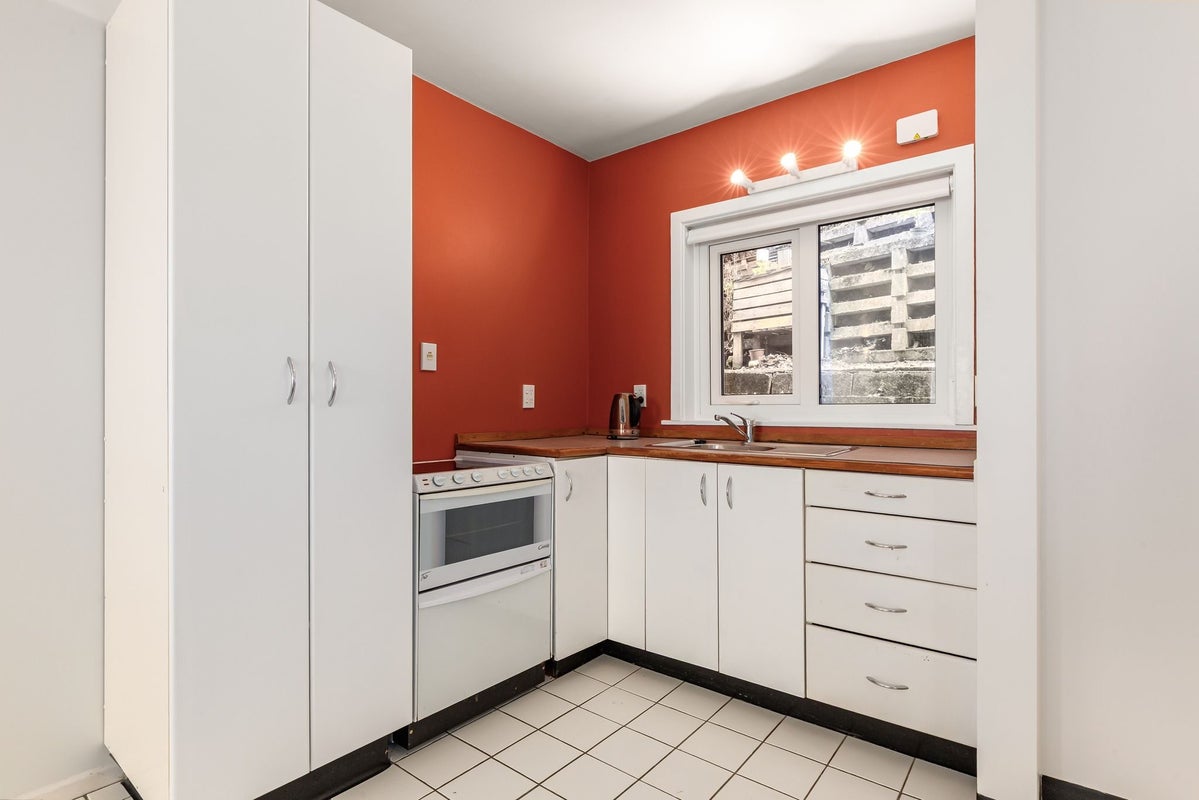 8/51 Adams Terrace, Aro Valley, Wellington - Carousel 2