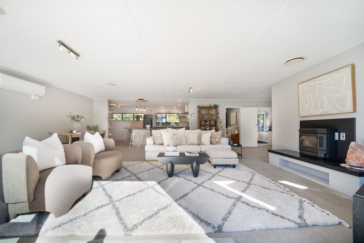 39A Gemstone Drive, Birchville, Upper Hutt - Carousel 2