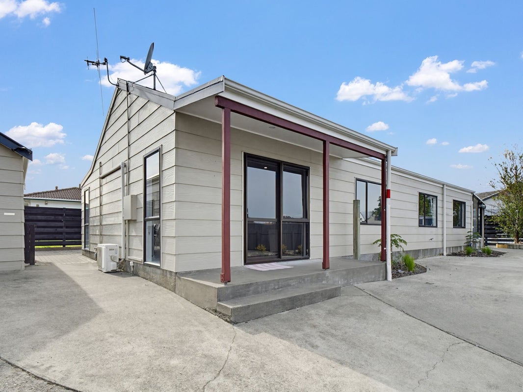 7 Willowstream Grove, Cloverlea, Palmerston North - Carousel 1