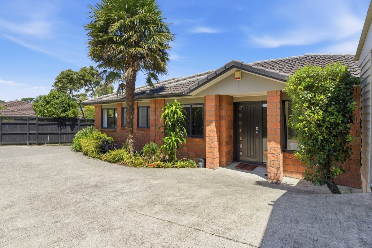 25A McInnes Road, Weymouth, Auckland - Carousel 1