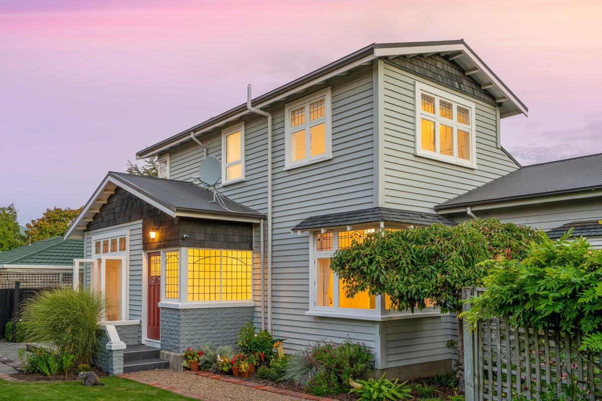 1/6 Saint Martins Road, Saint Martins, Christchurch - Carousel 1