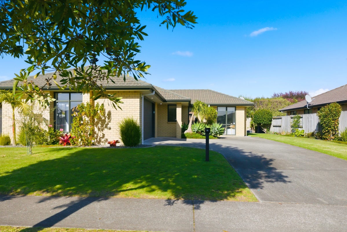 96 The Gardens Drive, Papamoa Beach, Papamoa - Carousel 1