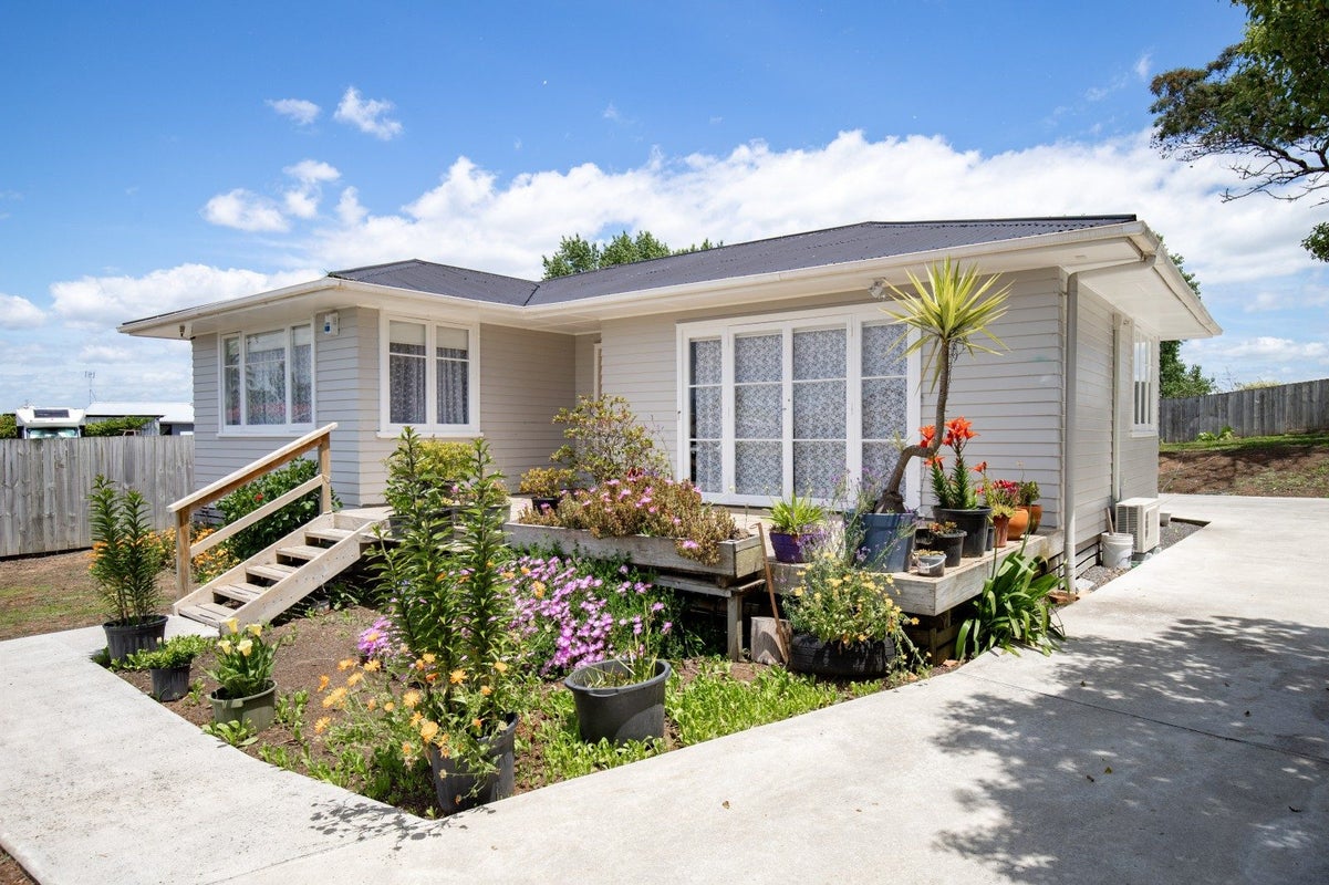 2 Rata Street, Kerepehi, Waikato - Carousel 2
