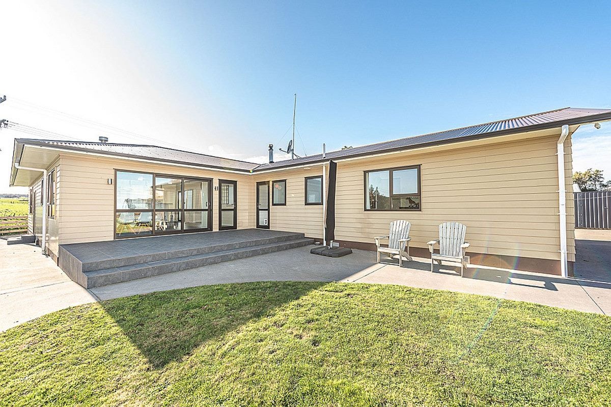 1669 State Highway 3, Maxwell, Whanganui - Carousel 2