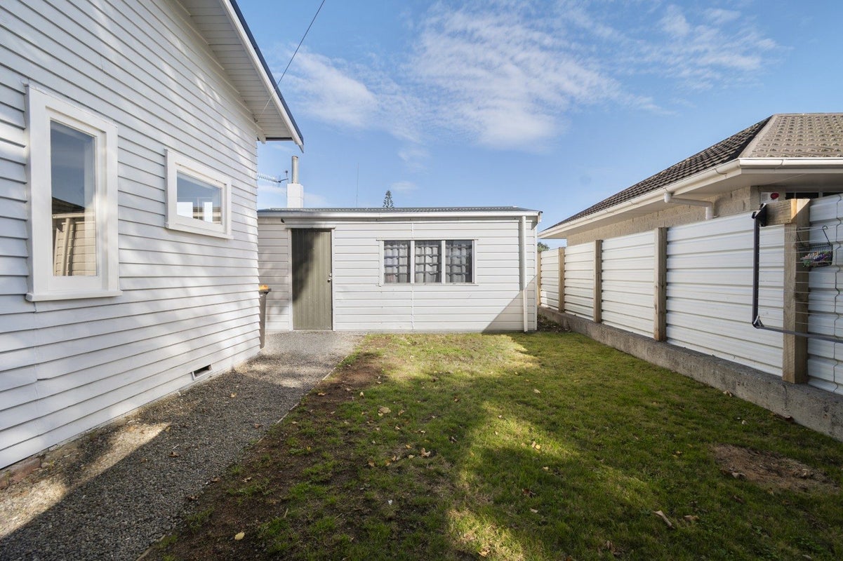33 Featherston Street, Takaro, Palmerston North - Carousel 20