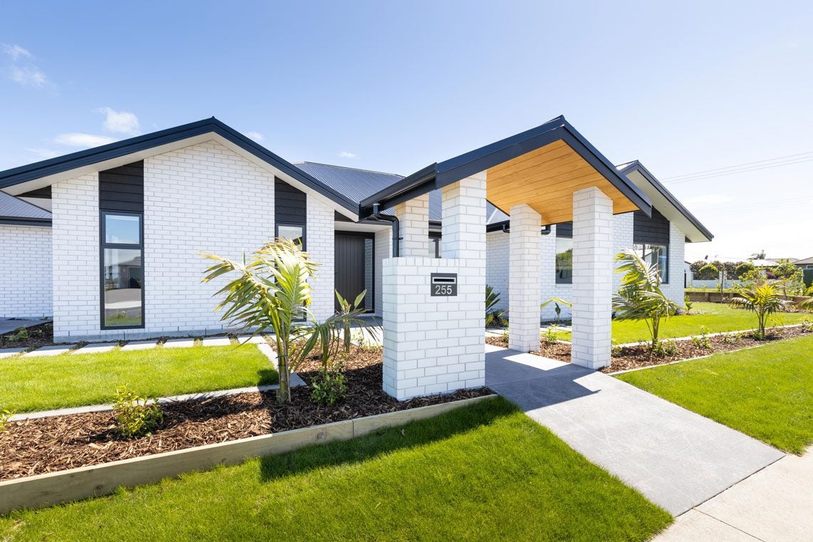 255 Parklands Avenue, Bell Block, New Plymouth - Carousel 2