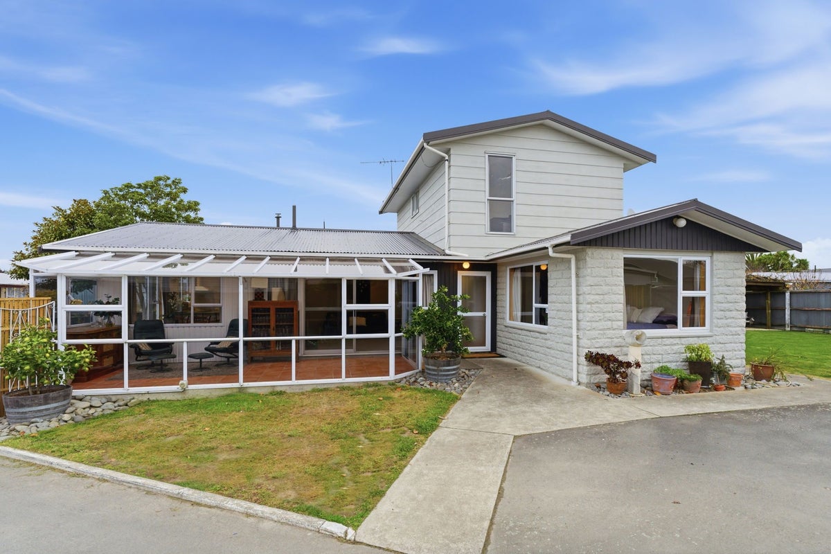16 Pethig Place, Halswell, Christchurch - Carousel 1