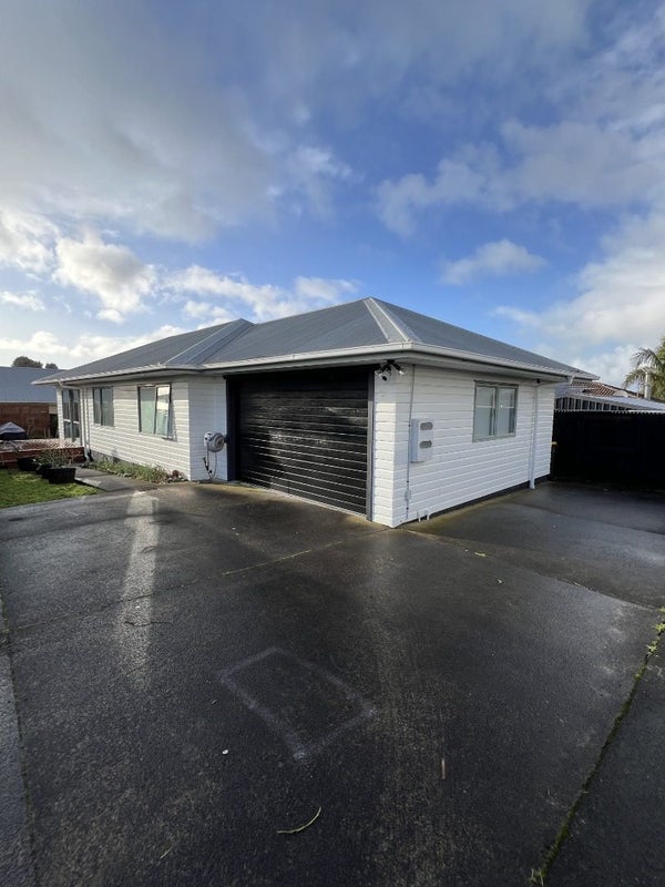2/19 Oratu Place, Manurewa, Auckland - Carousel 19