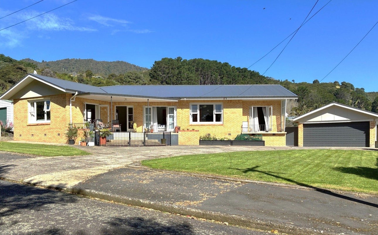 4 Lockhart Place, Thornton Bay, Thames - Carousel 1