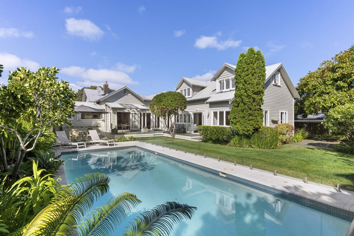 42 Norwood Road, Bayswater, Auckland - Carousel 1